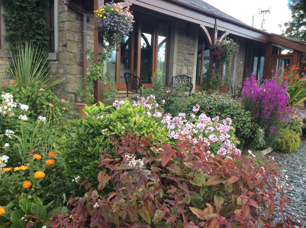 Bed and Breakfast Moor View Инглтон Экстерьер фото